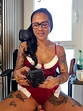 Allana Squirt online show from December 2025 12:40:02 PM