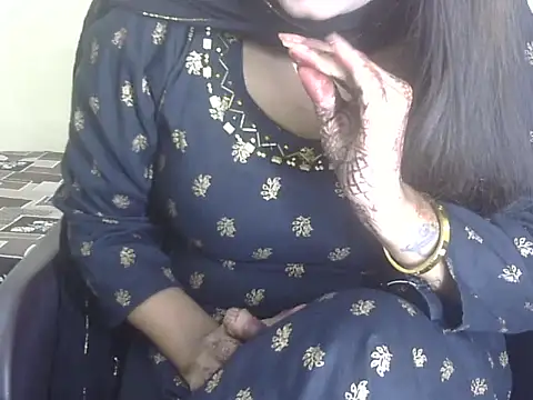 Snapshot of Lusty_Wife1 chatting on October 2025 06:42:01 PM Lusty Wife1 online show from October 2025 06:42:01 PM
