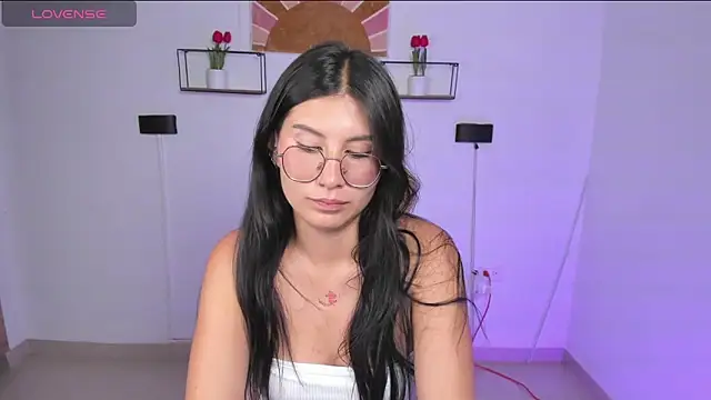 emily villamil online show from June 2026 10:26:01 PM