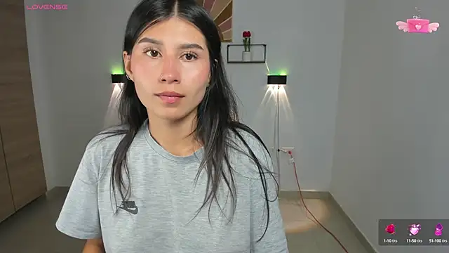 Snapshot of emily_villamil chatting on October 2025 09:15:02 PM emily villamil online show from October 2025 09:15:02 PM