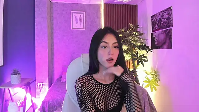 Coralinnee  online show from January 2026 04:08:02 AM