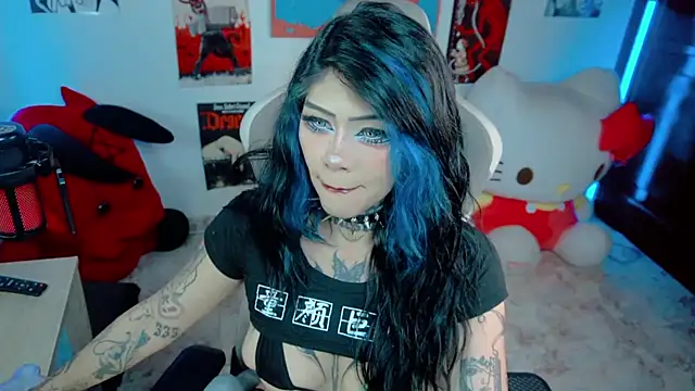 Snapshot of Deadly_Doll chatting on April 2026 07:33:02 PM Deadly Doll online show from April 2026 07:33:02 PM