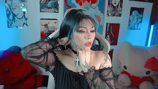 Snapshot of Deadly_Doll chatting on November 2025 09:19:01 PM Deadly Doll online show from November 2025 09:19:01 PM