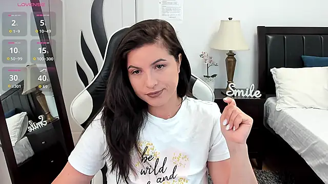 Snapshot of AmyPure_ chatting on May 2026 05:24:01 AM AmyPure online show from May 2026 05:24:01 AM