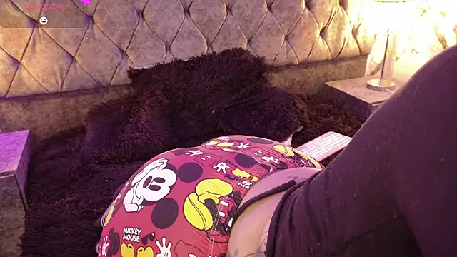 vanesaa blake online show from March 2026 02:28:01 AM