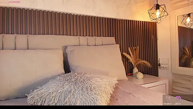 SHANONCLARK online show from December 2025 07:07:02 PM