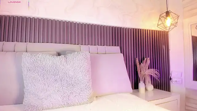 Snapshot of SHANONCLARK chatting on November 2025 07:14:02 PM SHANONCLARK online show from November 2025 07:14:02 PM