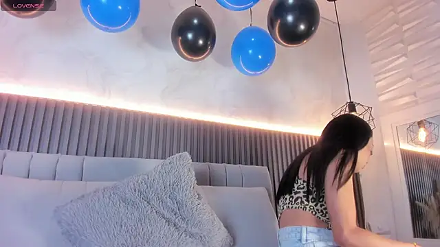 Snapshot of SHANONCLARK chatting on November 2025 06:22:02 PM SHANONCLARK online show from November 2025 06:22:02 PM