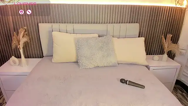 Snapshot of SHANONCLARK chatting on October 2025 07:12:01 PM SHANONCLARK online show from October 2025 07:12:01 PM