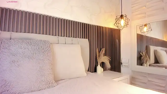 Snapshot of SHANONCLARK chatting on November 2025 11:09:02 AM SHANONCLARK online show from November 2025 11:09:02 AM