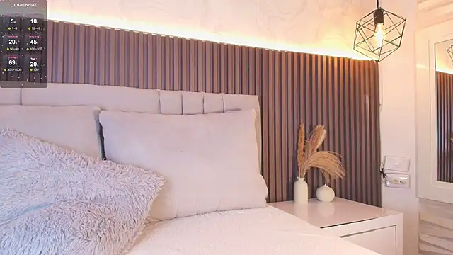 Snapshot of SHANONCLARK chatting on November 2025 07:14:02 PM SHANONCLARK online show from November 2025 07:14:02 PM