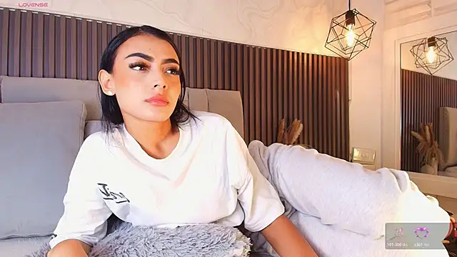 Snapshot of SHANONCLARK chatting on November 2025 06:08:02 PM SHANONCLARK online show from November 2025 06:08:02 PM