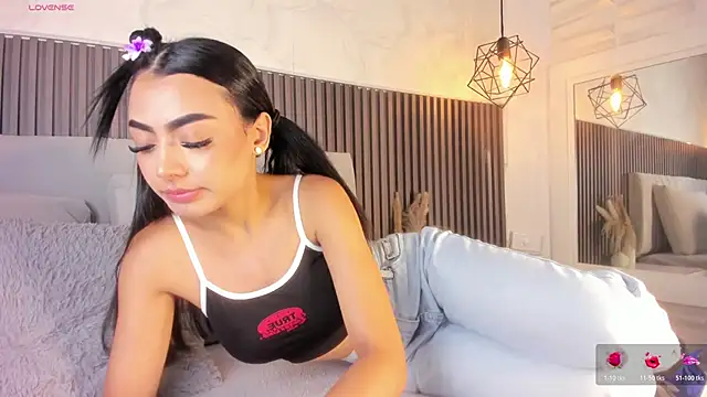 Snapshot of SHANONCLARK chatting on November 2025 06:07:01 PM SHANONCLARK online show from November 2025 06:07:01 PM