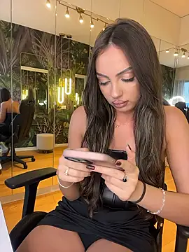 MileySin1111 online show from January 2026 01:27:01 PM