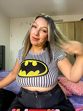 Snapshot of Lady__Pink chatting on September 2025 09:02:01 PM Lady Pink online show from September 2025 09:02:01 PM