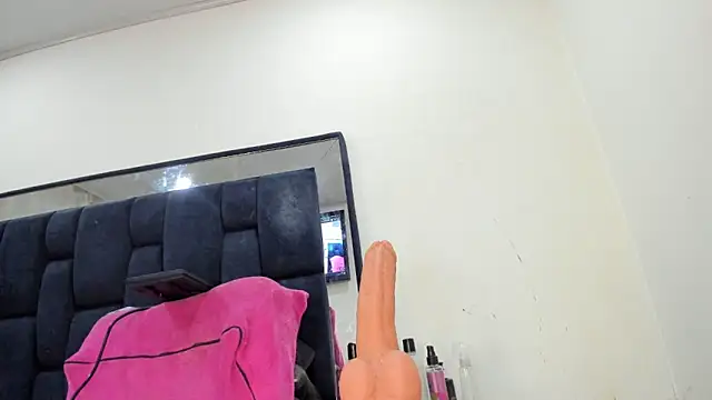 AntonelaNeri online show from December 2025 02:28:02 PM