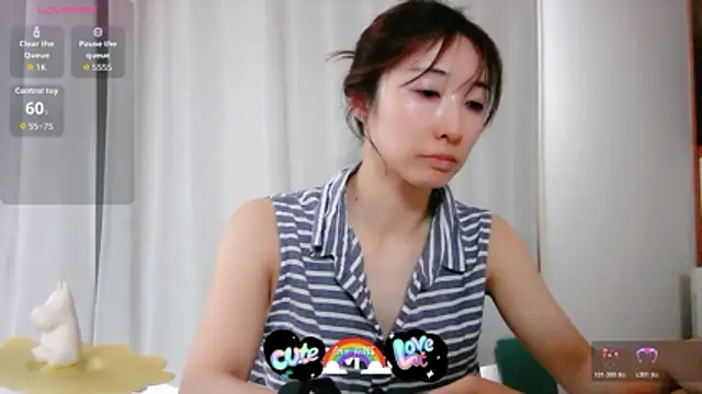 Snapshot of Love_me_Eri_ chatting on August 2026 06:33:01 AM Love me Eri online show from August 2026 06:33:01 AM