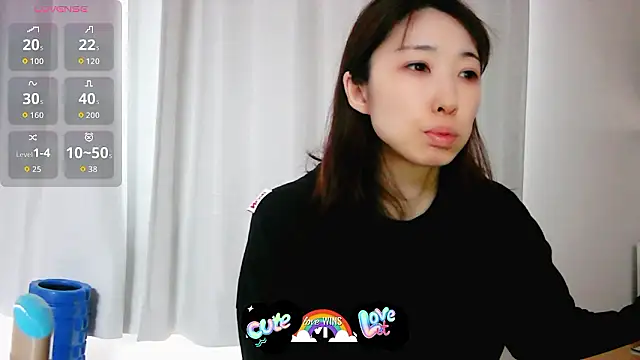 Snapshot of Love_me_Eri_ chatting on January 2026 12:17:01 AM Love me Eri online show from January 2026 12:17:01 AM