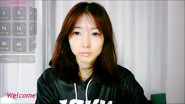 Love me Eri  online show from October 2025 12:16:02 AM