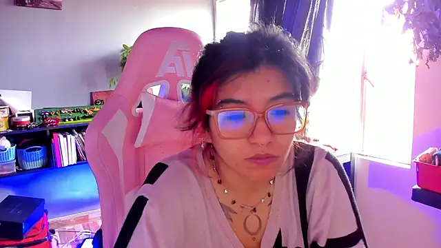 annie walker6 online show from December 2025 06:56:02 PM