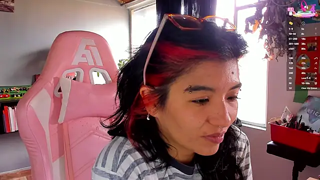 annie walker6 online show from December 2025 09:39:01 PM