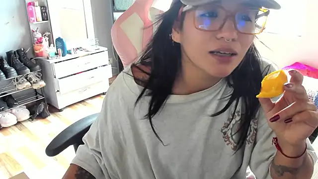 annie walker6 online show from May 2026 07:39:01 PM