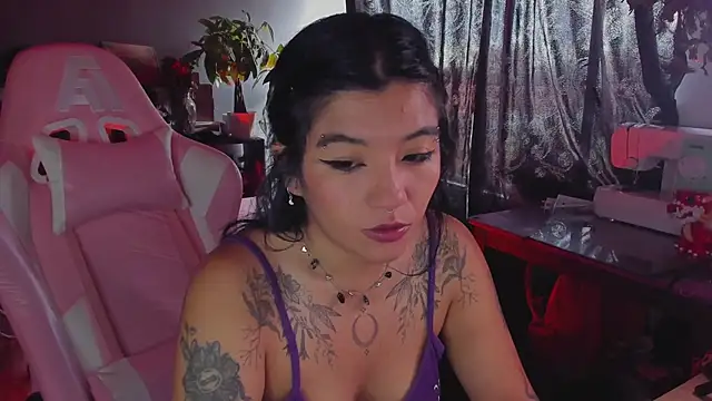 Snapshot of annie_walker6 chatting on October 2025 05:35:02 PM annie walker6 online show from October 2025 05:35:02 PM