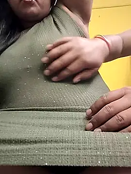 flamingoss online show from December 2025 07:05:02 PM