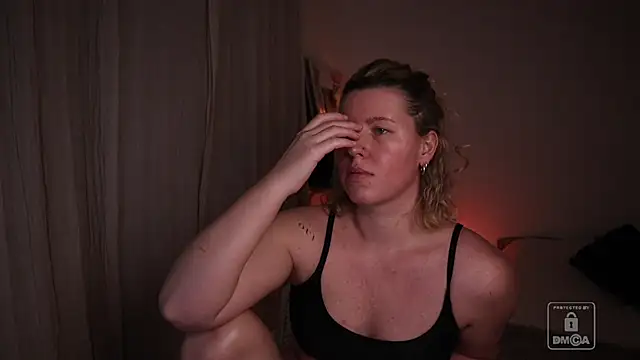 moonamii online show from February 2026 07:45:02 PM