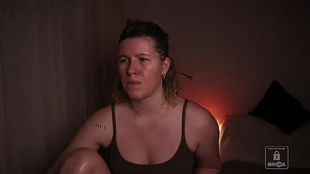 moonamii online show from February 2026 07:03:02 PM