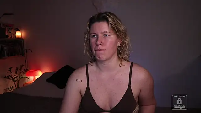 moonamii online show from February 2026 03:56:01 PM