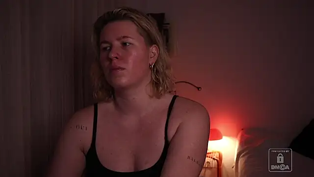 moonamii online show from January 2026 06:47:02 PM