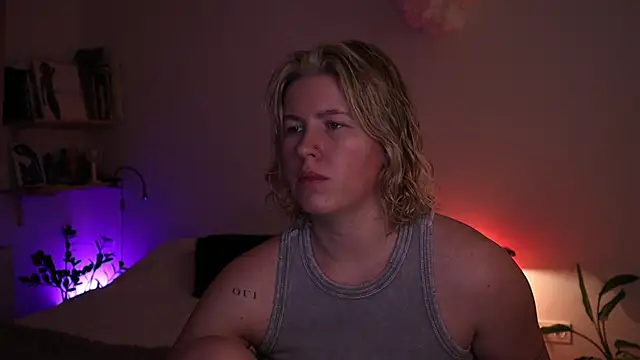 moonamii online show from December 2025 06:23:02 PM