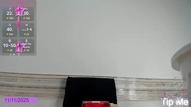 Kimberly House online show from November 2025 09:31:01 PM