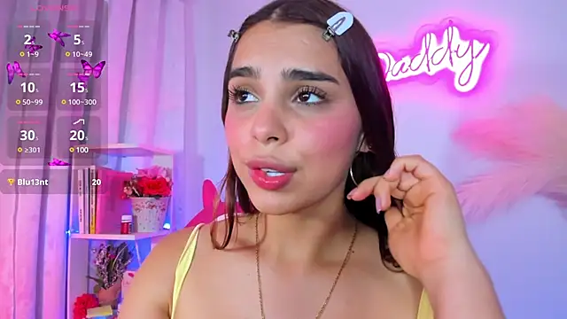 crisbell lopez online show from February 2025 03:50:01 AM