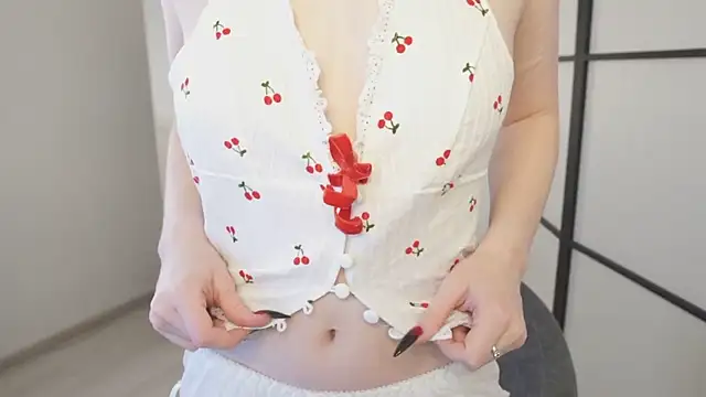 Snapshot of FiaMoor chatting on November 2025 11:55:01 AM FiaMoor online show from November 2025 11:55:01 AM