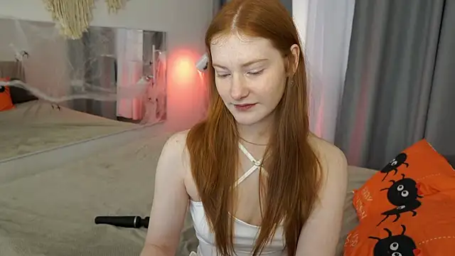 Snapshot of FiaMoor chatting on October 2025 11:53:02 AM FiaMoor online show from October 2025 11:53:02 AM