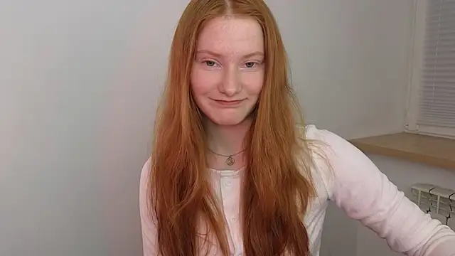 Snapshot of FiaMoor chatting on November 2025 04:11:01 PM FiaMoor online show from November 2025 04:11:01 PM