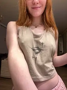 Snapshot of FiaMoor chatting on December 2025 07:40:02 PM FiaMoor online show from December 2025 07:40:02 PM