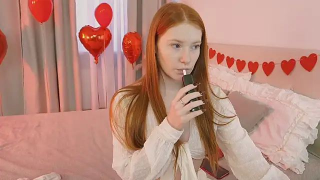 Snapshot of FiaMoor chatting on February 2026 12:38:01 PM FiaMoor online show from February 2026 12:38:01 PM