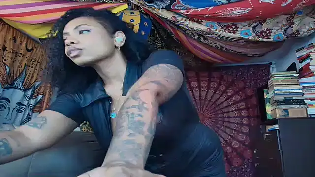 ElizaGrey  online show from April 2026 11:19:03 PM