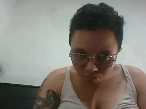 Snapshot of EdenJupiter chatting on November 2025 09:35:02 AM EdenJupiter online show from November 2025 09:35:02 AM