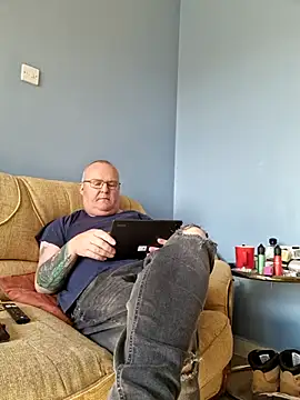 Snapshot of FriendlyDave chatting on March 2025 11:49:02 AM FriendlyDave online show from March 2025 11:49:02 AM