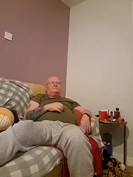 Snapshot of FriendlyDave chatting on February 2025 09:53:01 PM FriendlyDave online show from February 2025 09:53:01 PM