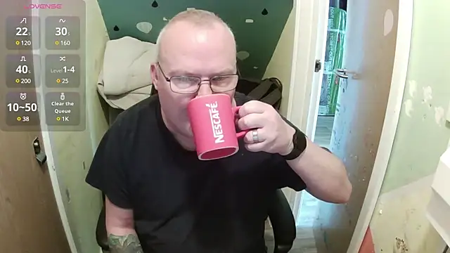 Snapshot of FriendlyDave chatting on March 2025 08:50:02 AM FriendlyDave online show from March 2025 08:50:02 AM