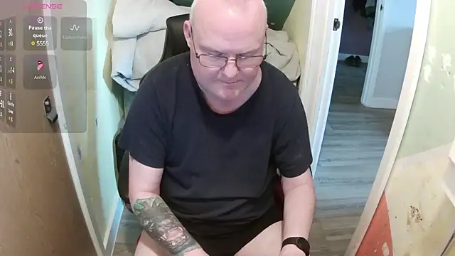 Snapshot of FriendlyDave chatting on March 2025 07:24:01 AM FriendlyDave online show from March 2025 07:24:01 AM