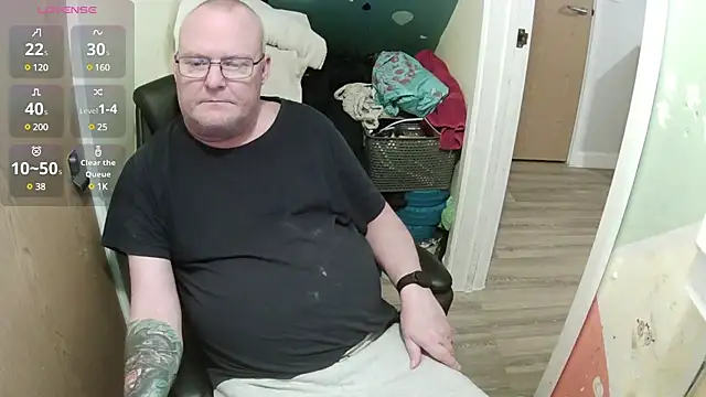 Snapshot of FriendlyDave chatting on March 2025 07:01:02 PM FriendlyDave online show from March 2025 07:01:02 PM