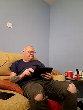 Snapshot of FriendlyDave chatting on March 2025 10:09:02 PM FriendlyDave online show from March 2025 10:09:02 PM