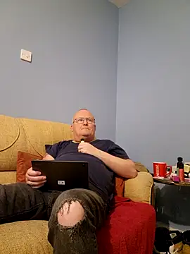 Snapshot of FriendlyDave chatting on March 2025 09:24:01 PM FriendlyDave online show from March 2025 09:24:01 PM