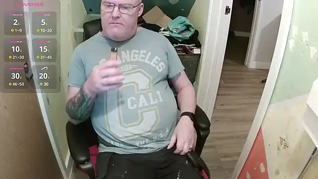 Snapshot of FriendlyDave chatting on February 2025 07:32:02 PM FriendlyDave online show from February 2025 07:32:02 PM